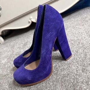 Blue velour Steve Madden chunky heels